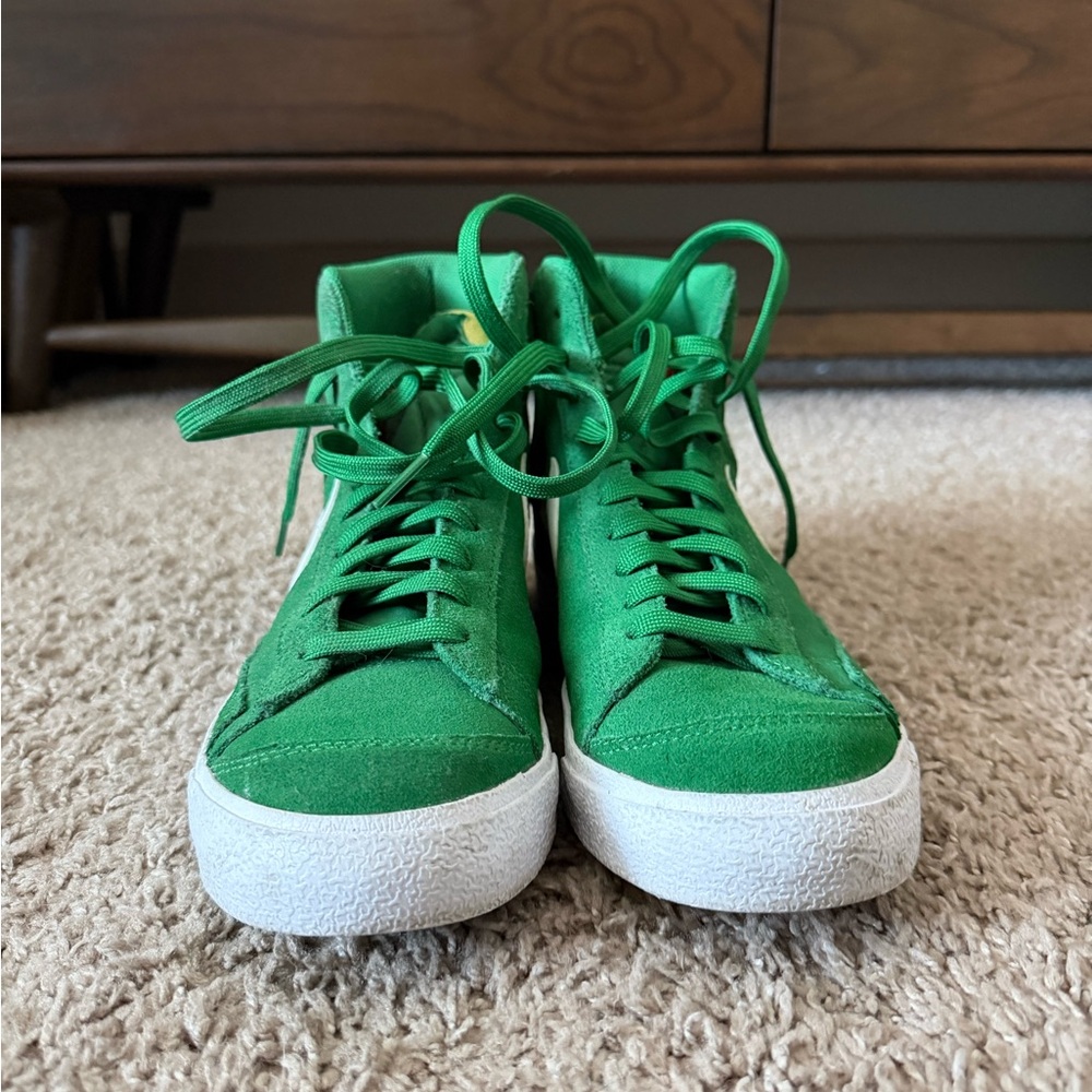 Nike Green Sneakers with White Accents